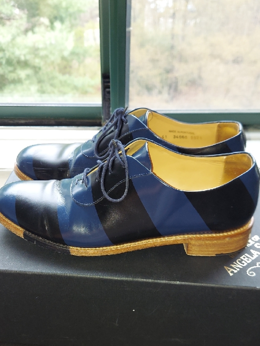 The Office of Angela Scott Navy & Black Itailian Leather Oxfords Fits Like Sz 10